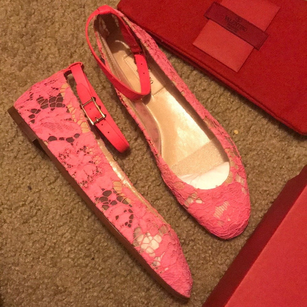 NEW Valentino Garavani lace Flats
